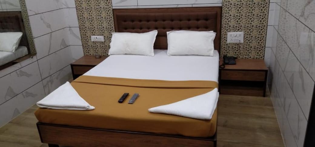 Hotel Royal Residency มุมไบ ภายนอก รูปภาพ